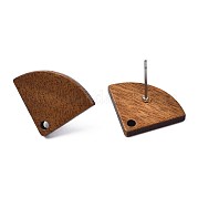 Серьги-гвоздики из орехового дерева MAK-N032-048