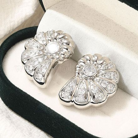 Серьги-гвоздики в форме ракушки из латуни с микропаве из прозрачного кубического циркония EJEW-H143-27P-1